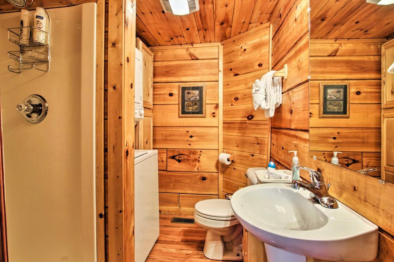 Villa Gatlinburg Mountainside Escape with Outdoor Hot Tub! Exterior foto