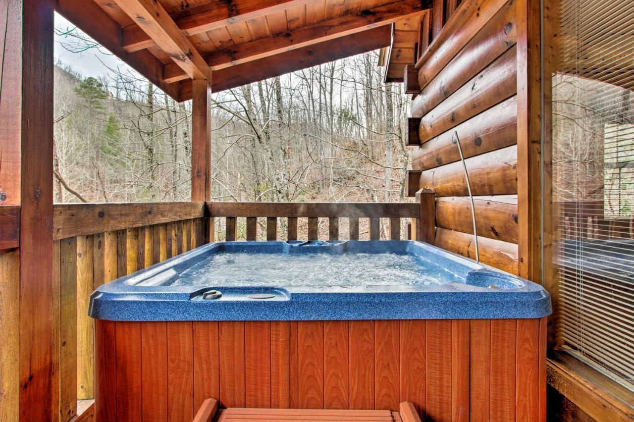 Villa Gatlinburg Mountainside Escape with Outdoor Hot Tub! Exterior foto