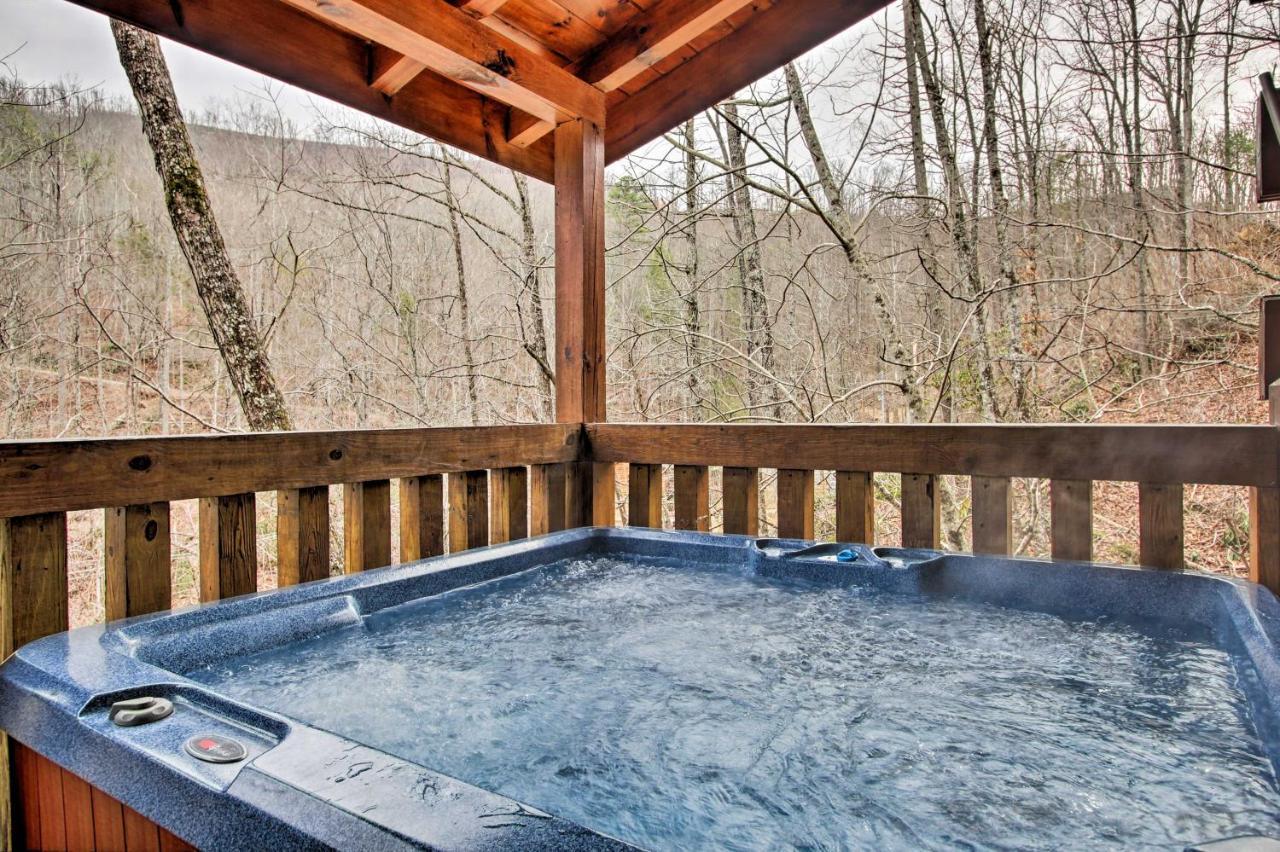 Villa Gatlinburg Mountainside Escape with Outdoor Hot Tub! Exterior foto